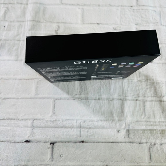 Guess Eye Smokey Look Book NWT - Picture 6 of 10